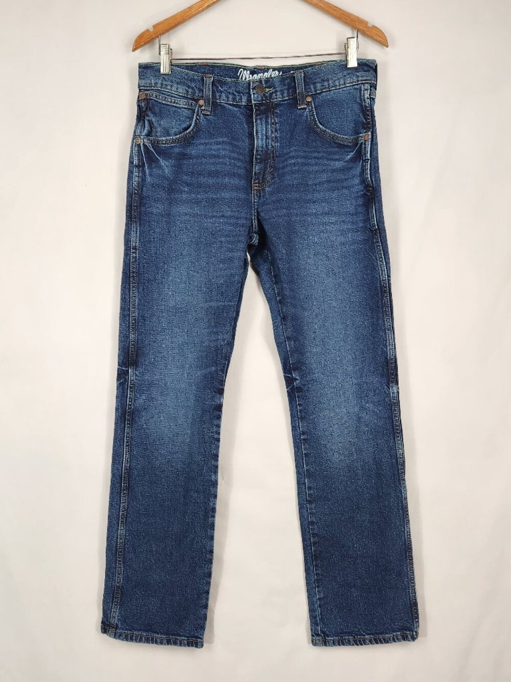 Wrangler Retro Slim Straight Jeans Mens 32x32 Light Wash Blue Denim Mid Rise